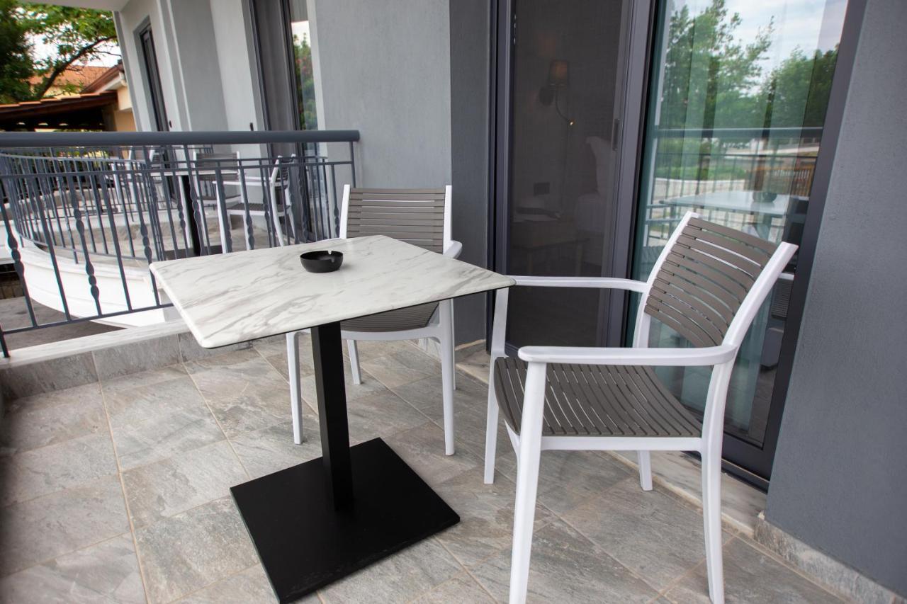 Thea Comfy Living Aparthotel Vrasná Buitenkant foto