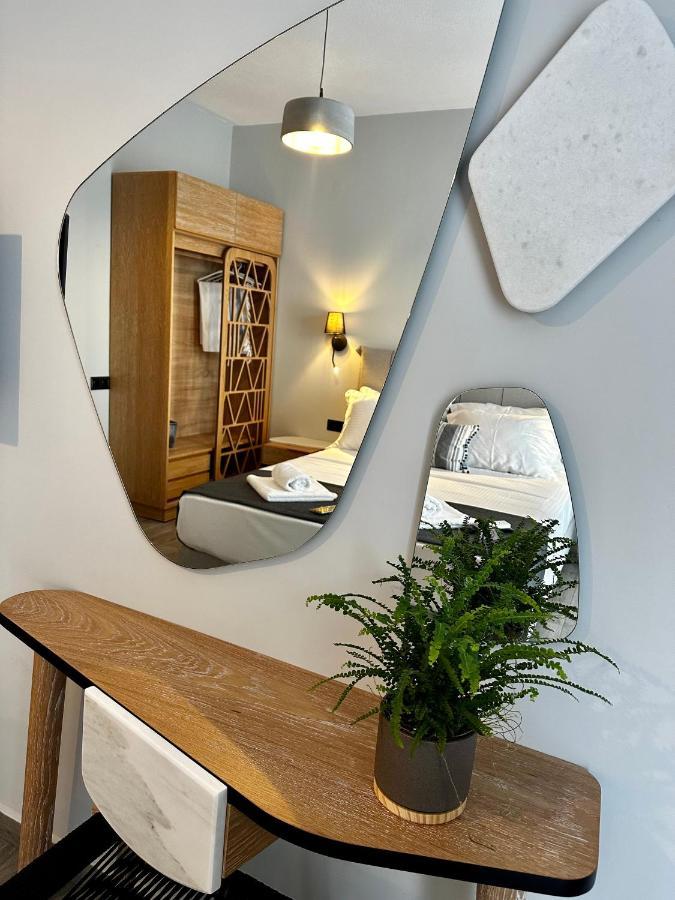 Thea Comfy Living Aparthotel Vrasná Buitenkant foto